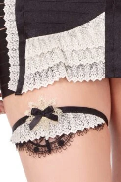 Bordelle Lingerie - Frida Lace Garters - Black Cream -Exquisites Dessous-Geschäft BORDELLE FRIDA GARTER SS16G02BCR BLACK 3 1280x1280