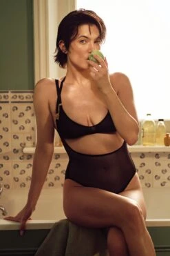 Bordelle Lingerie - Dia Cupless Open Back Body - Black 17 Bordelle Lingerie - Dia Cupless Open Back Body - Black -Exquisites Dessous-Geschäft BORDELLE LINGERIE DIA CUPLESS BODY SCHWARZ 1 1280x1280