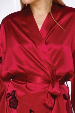 Coemi - Ayana Satin Kimono - Red -Exquisites Dessous-Geschäft COEMI AYANA SHORT KIMONO CHERRY BLACK 3 1280x1280