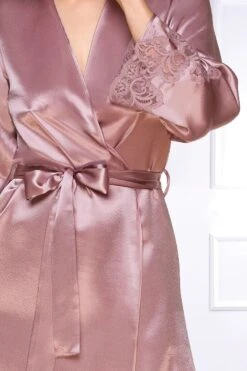 Coemi - Eline Satin Kimono - Dusty Pink -Exquisites Dessous-Geschäft COEMI ELINE KIMONO DUSTY PINK 1 1280x1280