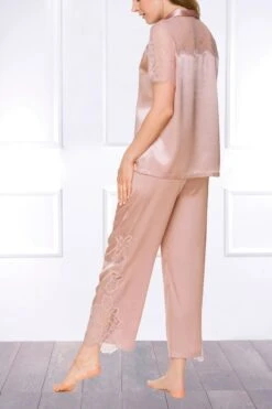 Coemi - Federica Satin Pajama Set - Powder -Exquisites Dessous-Geschäft COEMI FEDERICA PYJAMA PEONY 10 1280x1280