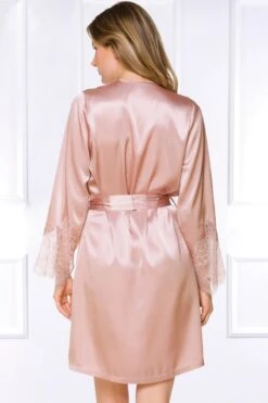 Coemi - Federica Satin Robe - Powder -Exquisites Dessous-Geschäft COEMI FEDERICA ROBE PEONY 6 1280x1280