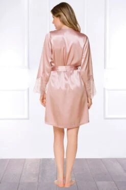 Coemi - Federica Satin Robe - Powder -Exquisites Dessous-Geschäft COEMI FEDERICA ROBE PEONY 7 1280x1280