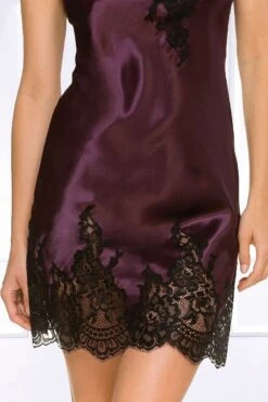 Coemi - Jemma Satin Slip Dress - Damson/Black -Exquisites Dessous-Geschäft COEMI JEMMA NIGHTDRESS DAMSON BLACK 3 1280x1280