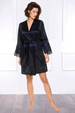 Coemi - Kristina Satin Kimono - Dark Navy -Exquisites Dessous-Geschäft COEMI KRISTINA ROBE DARK NAVY 4 1280x1280