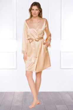 Coemi - Saia Satin Robe - Apricot 11 Coemi - Saia Satin Robe - Apricot -Exquisites Dessous-Geschäft COEMI SAIA KIMONO BARE 4 1280x1280
