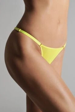 Maison Close - Corps A Corps Neon Thong - Yellow/Gold -Exquisites Dessous-Geschäft MAISON CLOSE CORPS A CORPS NEON MINI STRING YELLOW 4 1280x1280