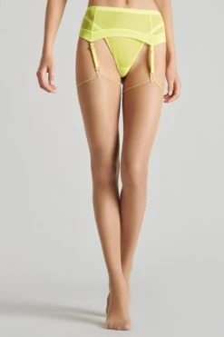 Maison Close - Cut And Curled Stockings - Nude With Neon Yellow Backseam -Exquisites Dessous-Geschäft MAISON CLOSE CORPS A CORPS NEON STOCKINGS YELLOW 2 1280x1280