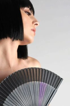 Maison Close - Les Romantiques Hand Fan - Black -Exquisites Dessous-Geschäft MAISON CLOSE LES ROMANTIQUES FAECHER 1 1280x1280