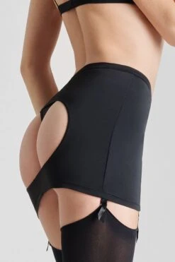 Maison Close - Pure Tentation Open Mini Skirt - Black -Exquisites Dessous-Geschäft MAISON CLOSE PURE TENATION OPEN SKIRT BLACK 2 1280x1280