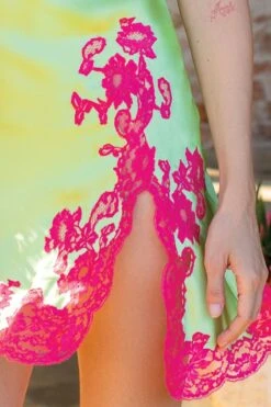 Marjolaine - Silk Slip Dress - 3MAR0105-4771 -Exquisites Dessous-Geschäft MAISON CLOSE SEIDEN NEGLIGEE 3MAR0105 PISTA FRAMBOISE 2 1280x1280