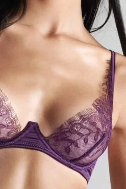 Maison Close - Villa Satine Wired Bra - Violet -Exquisites Dessous-Geschäft MAISON CLOSE VILLA SATINE BALCONETTE BH PURPLE 6 1280x1280