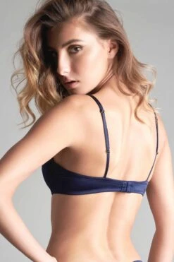 Maison Close - Villa Satine Lace Bra - Blue -Exquisites Dessous-Geschäft MAISON CLOSE VILLA SATINE SPITZEN BH BLAU 3MlfszjHPeJFmr 1280x1280