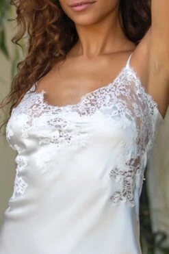 Marjolaine - Justine Silk Negligé - Champagne -Exquisites Dessous-Geschäft MARJOLAINE PEARL COMBINETTE 3PEA0101 NATUREL 3 1280x1280