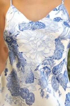 Marjolaine - Belle Silk Slip Dress - Multicolor -Exquisites Dessous-Geschäft MARJOLAINE PIXIE COMBINETTE 4PIX0101 IMPRIME COBALT 2 1280x1280