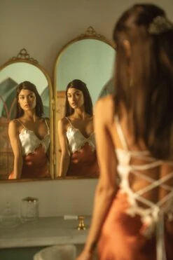 Marjolaline - Sophia Silk Slip Dress - Champagne/Cognac 15 Marjolaline - Sophia Silk Slip Dress - Champagne/Cognac -Exquisites Dessous-Geschäft MARJOLAINE ROBYN NEGLIGEE CHAMPAGNER COGNAC 1 1280x1280