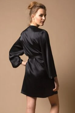 Marjolaine - Soie Unie Laser Silk Kimono - Black -Exquisites Dessous-Geschäft MARJOLAINE SOIE UNIE KIMONO BLACK 3 1280x1280