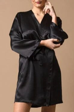 Marjolaine - Soie Unie Laser Silk Kimono - Black -Exquisites Dessous-Geschäft MARJOLAINE SOIE UNIE KIMONO BLACK 4 1280x1280