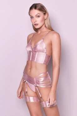 Bordelle Lingerie - Webbed Suspender Garter Belt - Rose -Exquisites Dessous-Geschäft bordelle lingerie webbed suspender pink 2 6431 1280x1280