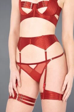 Bordelle Lingerie - Tomoe Garter Belt - Red -Exquisites Dessous-Geschäft bordelle tomoe suspender red 2 4021 1280x1280