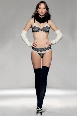 Valery Lingerie - Lace Bra - P44 RG03 -Exquisites Dessous-Geschäft valery lingerie spitzen bh p44 rg03 schwarz weiss 3 1471 1280x1280